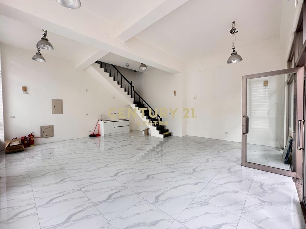 河濱轉角正二層挑高店面-21商仲