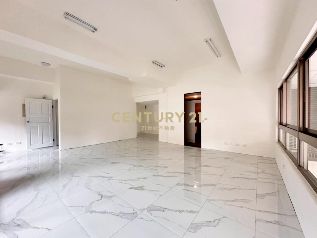 河濱轉角正二層挑高店面-21商仲