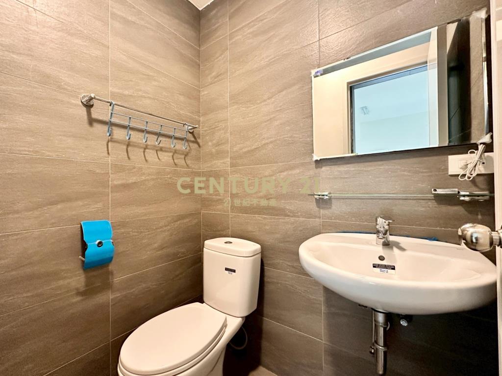 河濱轉角正二層挑高店面-21商仲