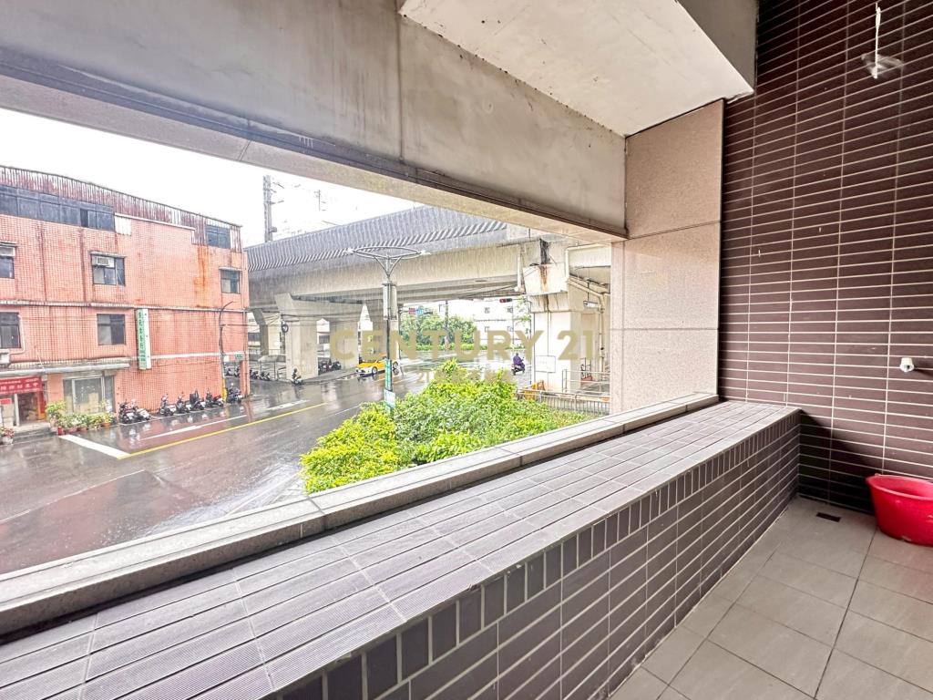 河濱轉角正二層挑高店面-21商仲