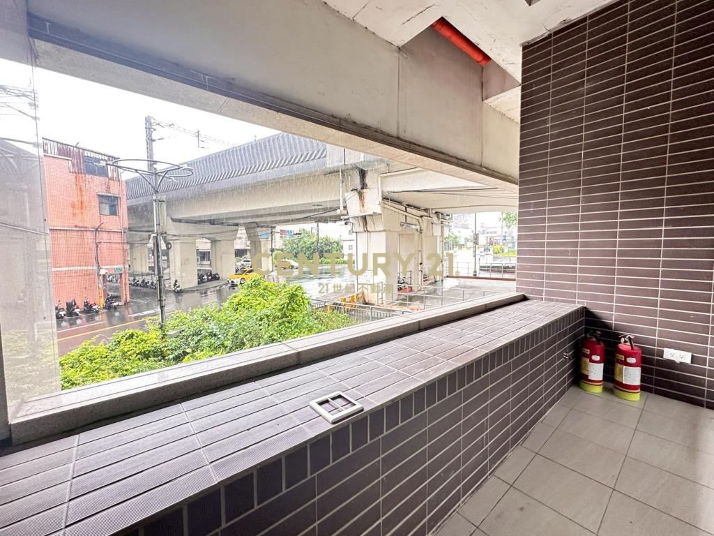 河濱轉角正二層挑高店面-21商仲