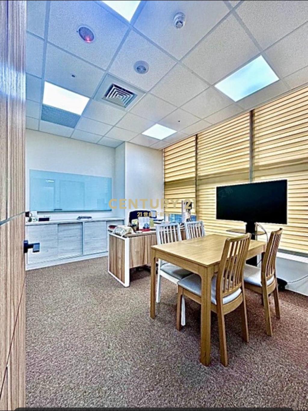 U-Town明亮採光簡裝辦公室-21商仲