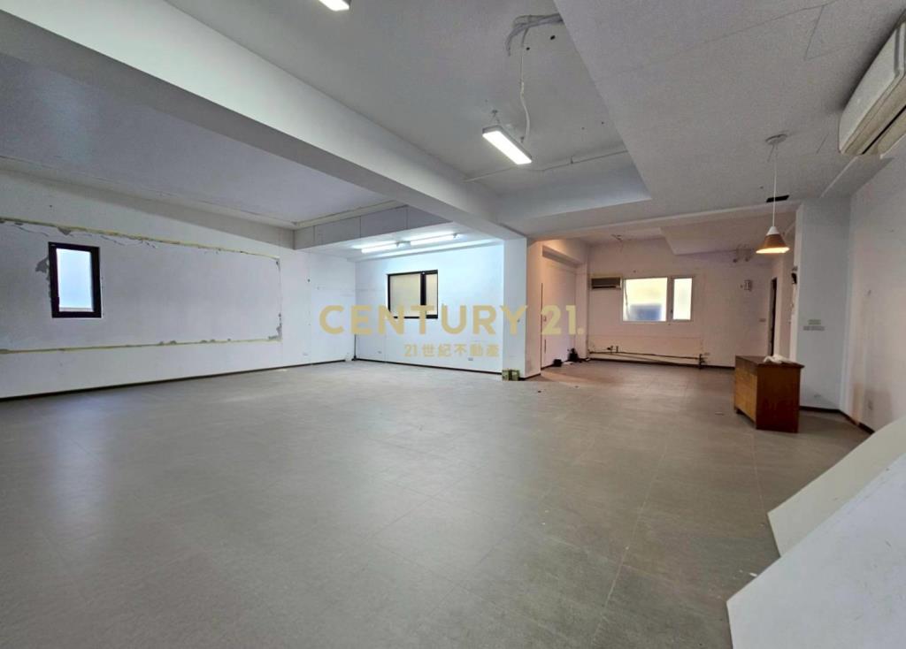 湖前商圈稀有面寬店面-21商仲