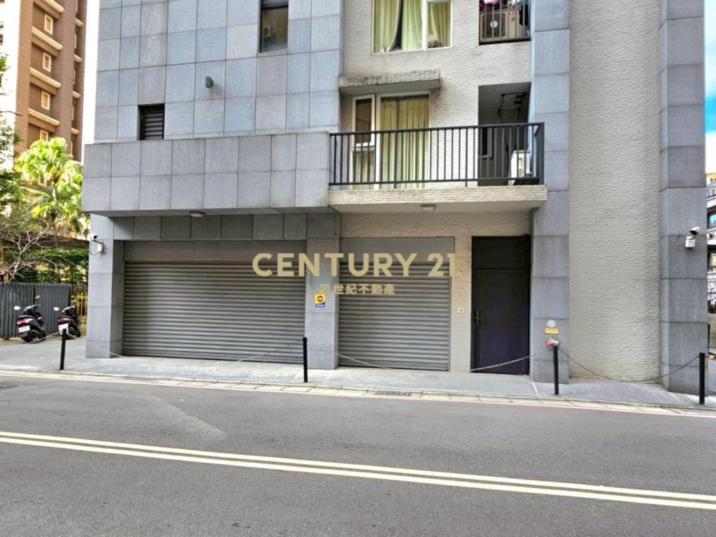 湖前商圈稀有面寬店面-21商仲