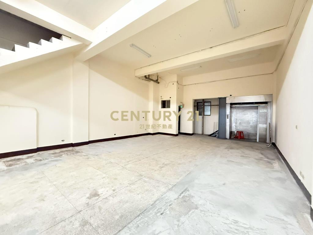 挑高門口停車透天可廠登-21商仲