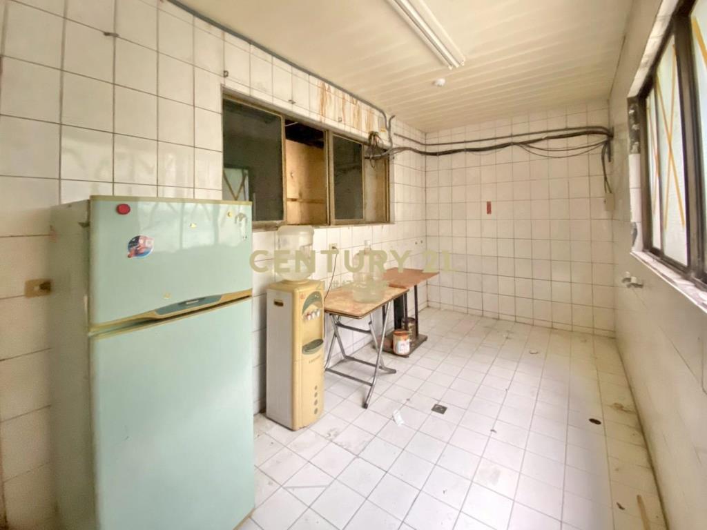 正路邊大面寬廠房附車位-21商仲