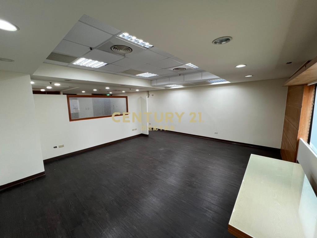 新台五路高樓商辦獨立門牌生活機能佳 