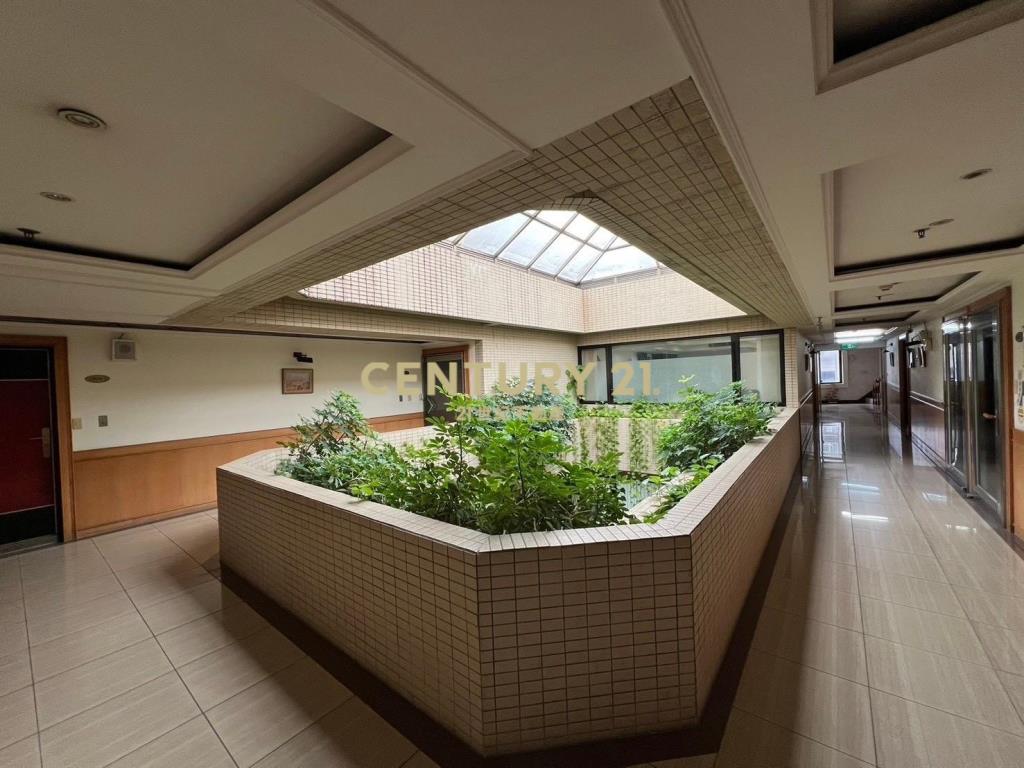 新台五路高樓商辦獨立門牌生活機能佳 