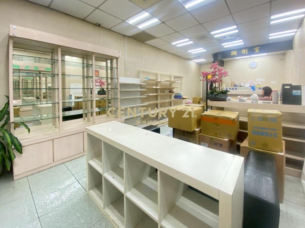 交流道旁臨路金店面-21商仲