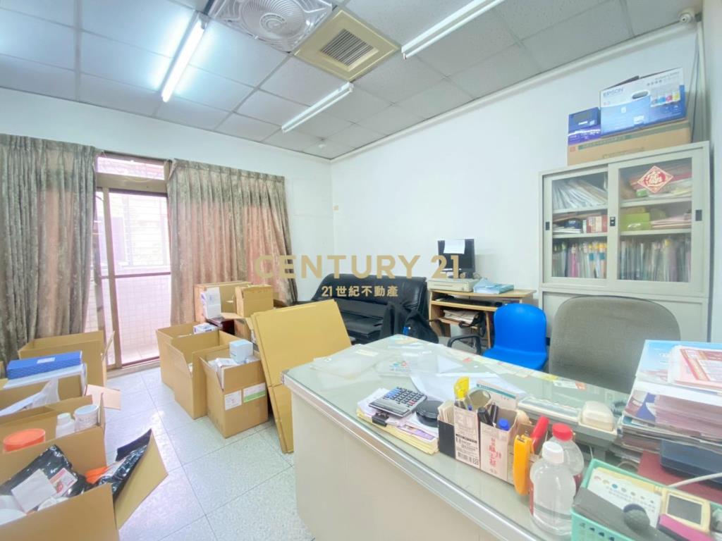 交流道旁臨路金店面-21商仲