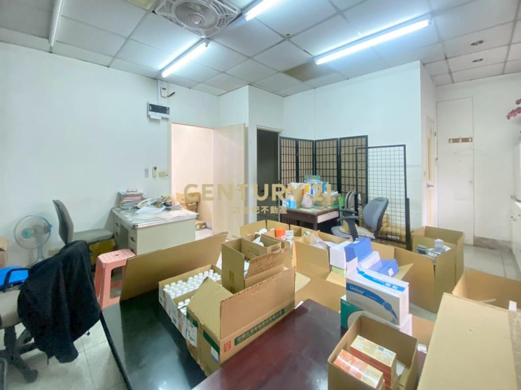 交流道旁臨路金店面-21商仲