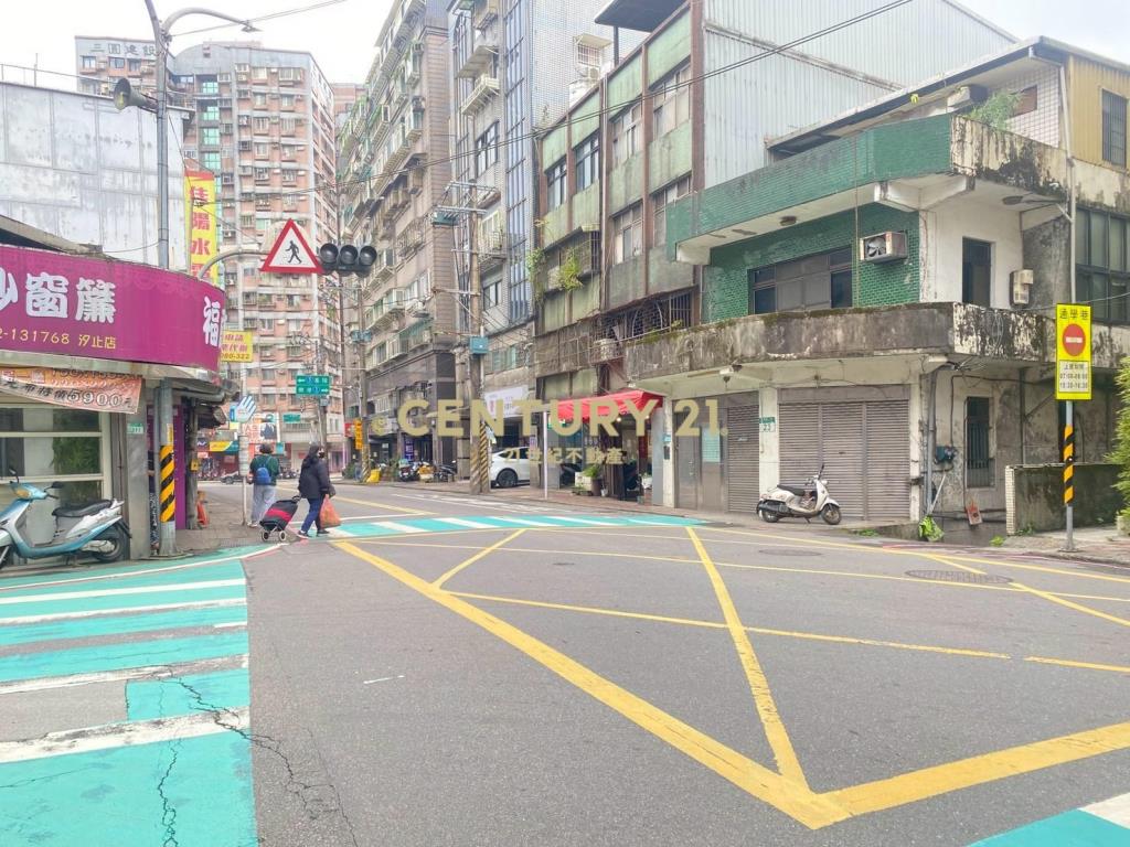 交流道旁臨路金店面-21商仲