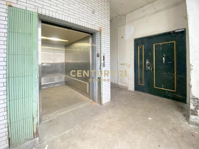 三面採光大坪數貨梯廠辦-21商仲