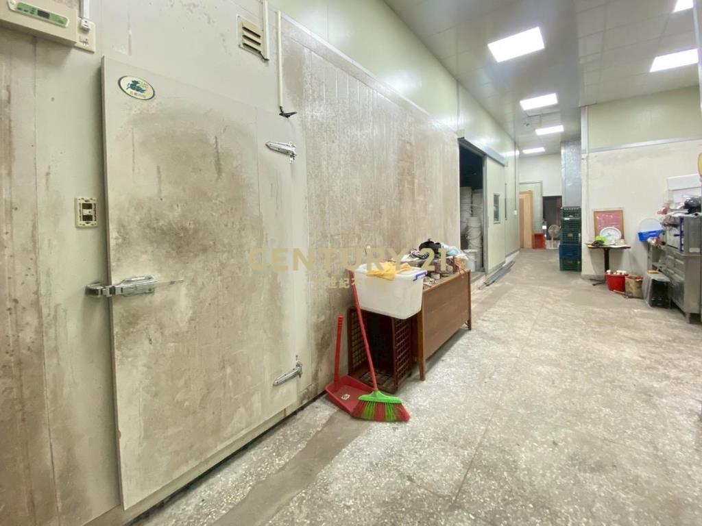 一噸貨梯 1~4樓福德稀有透天廠房