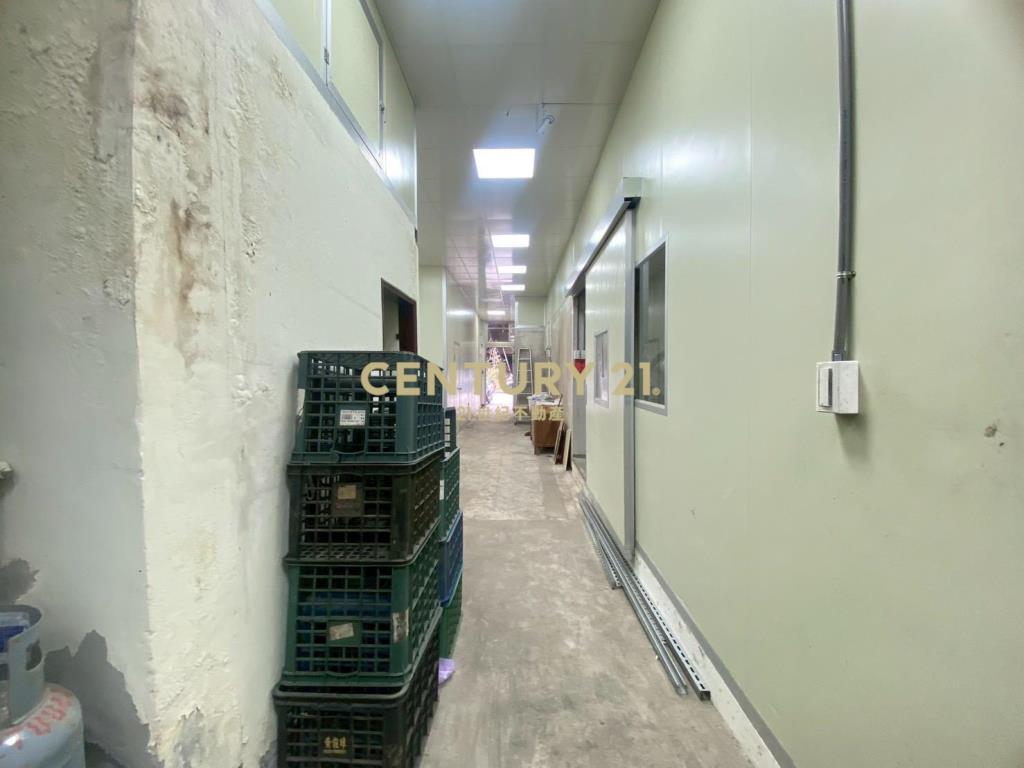 一噸貨梯 1~4樓福德稀有透天廠房