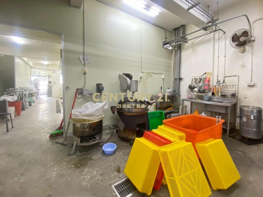 一噸貨梯 1~4樓福德稀有透天廠房