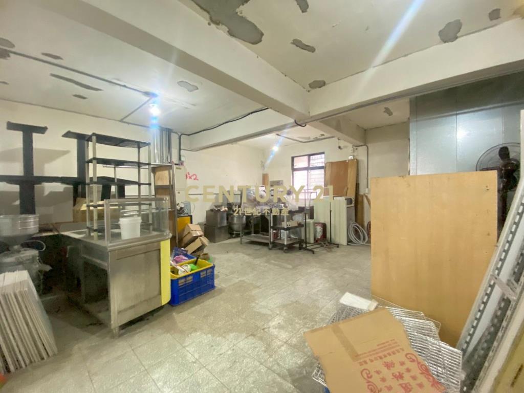 一噸貨梯 1~4樓福德稀有透天廠房