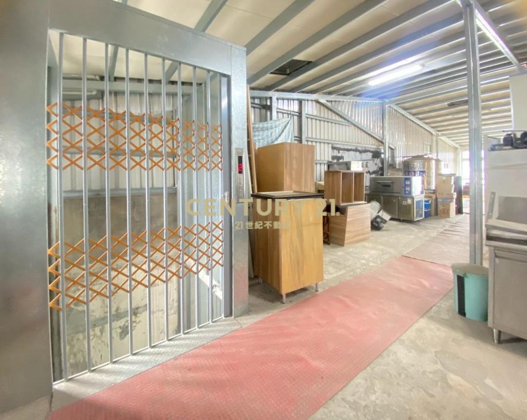 一噸貨梯 1~4樓福德稀有透天廠房