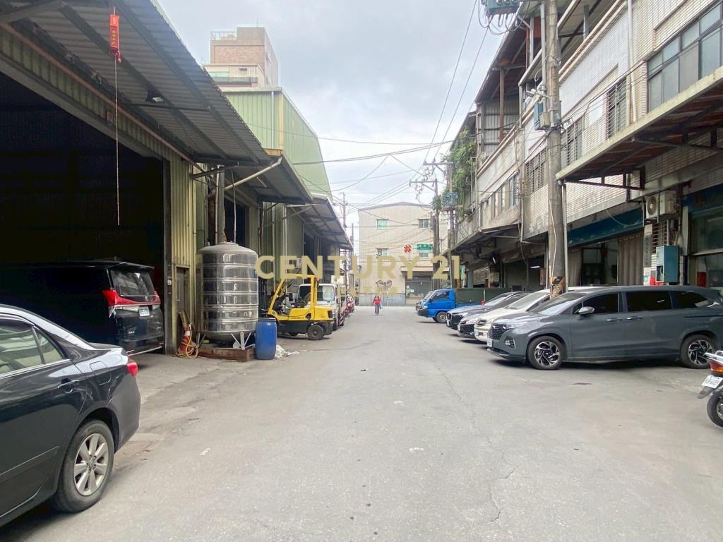 一噸貨梯 1~4樓福德稀有透天廠房