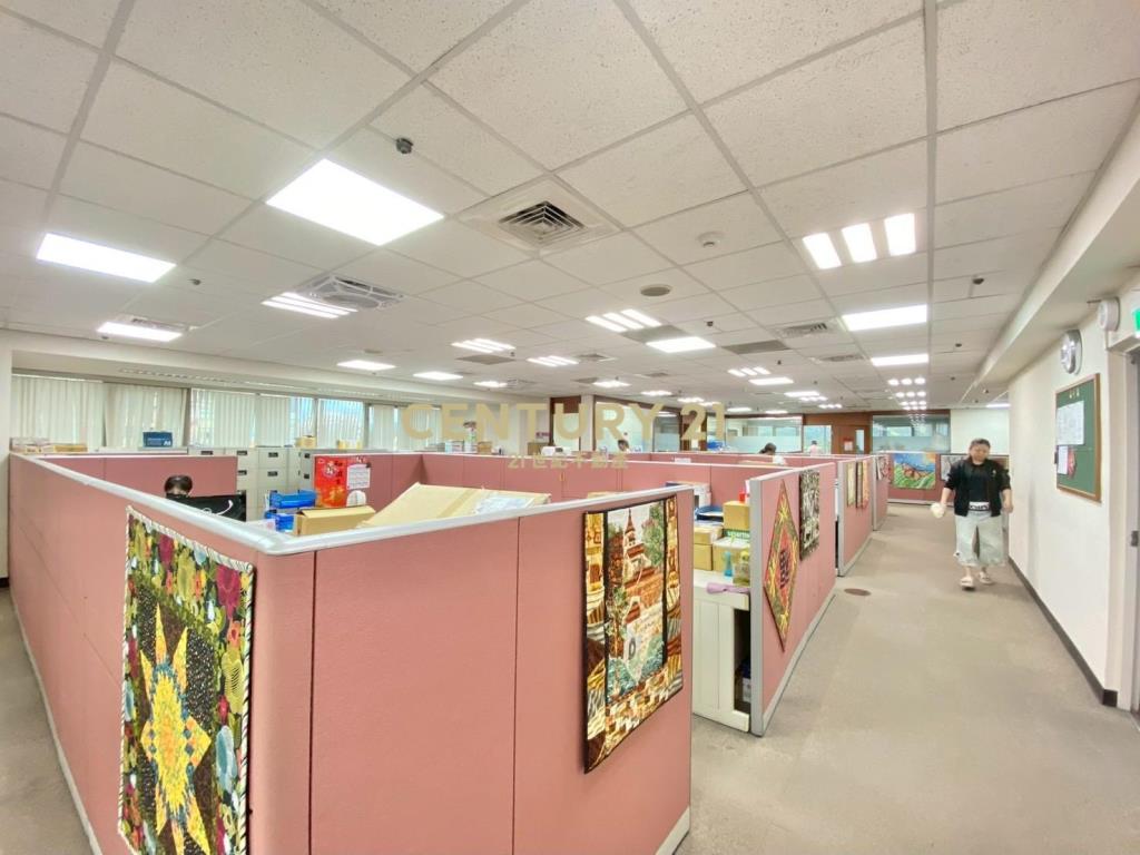 經緯中心整層釋出廠辦合一/企業總部首選