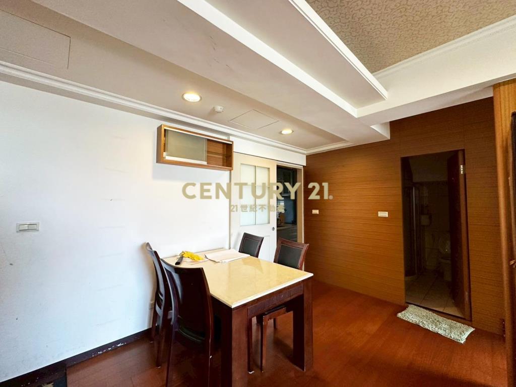 法國小鎮樓中樓