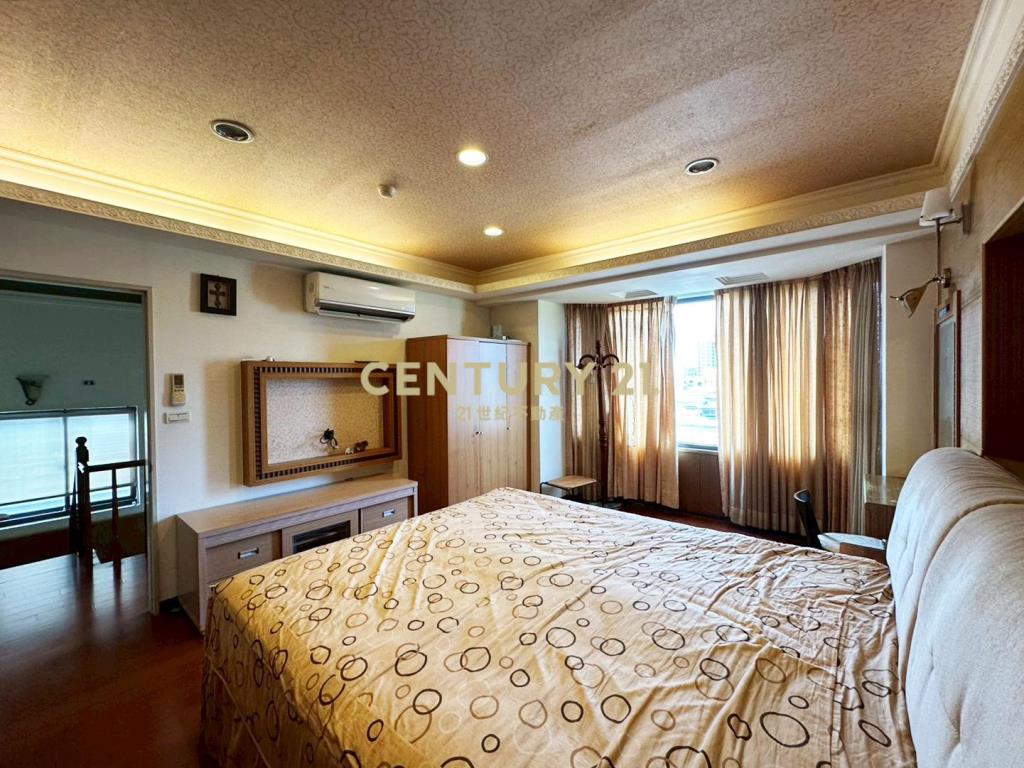 法國小鎮樓中樓