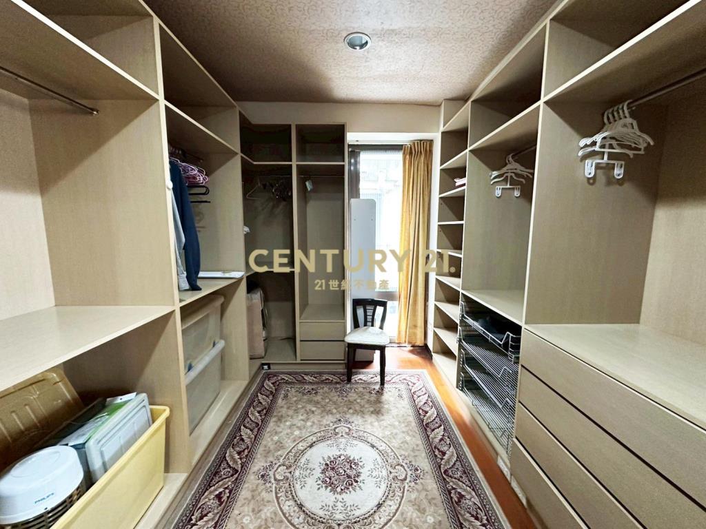 法國小鎮樓中樓