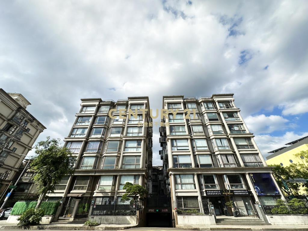 法國小鎮樓中樓