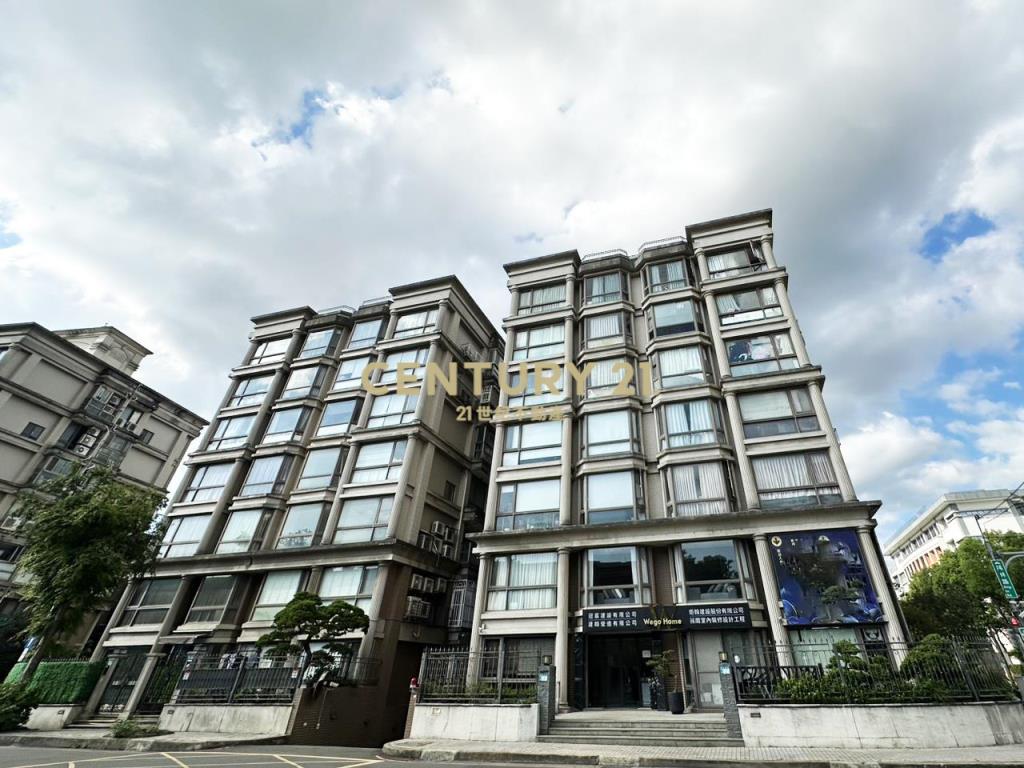 法國小鎮樓中樓