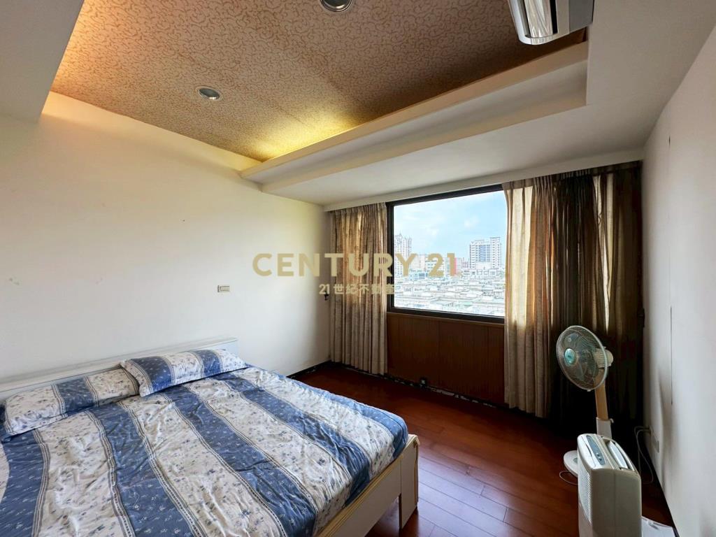 法國小鎮樓中樓