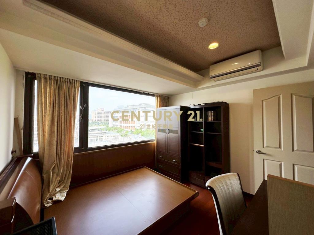 法國小鎮樓中樓