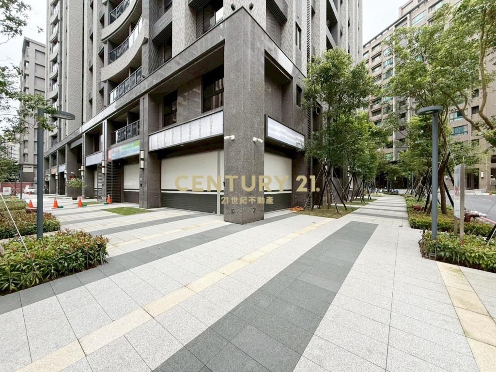 遇見三角窗店面