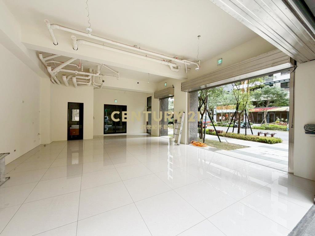 遇見三角窗店面