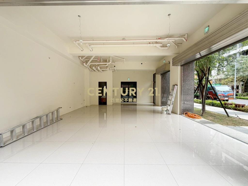 遇見三角窗店面