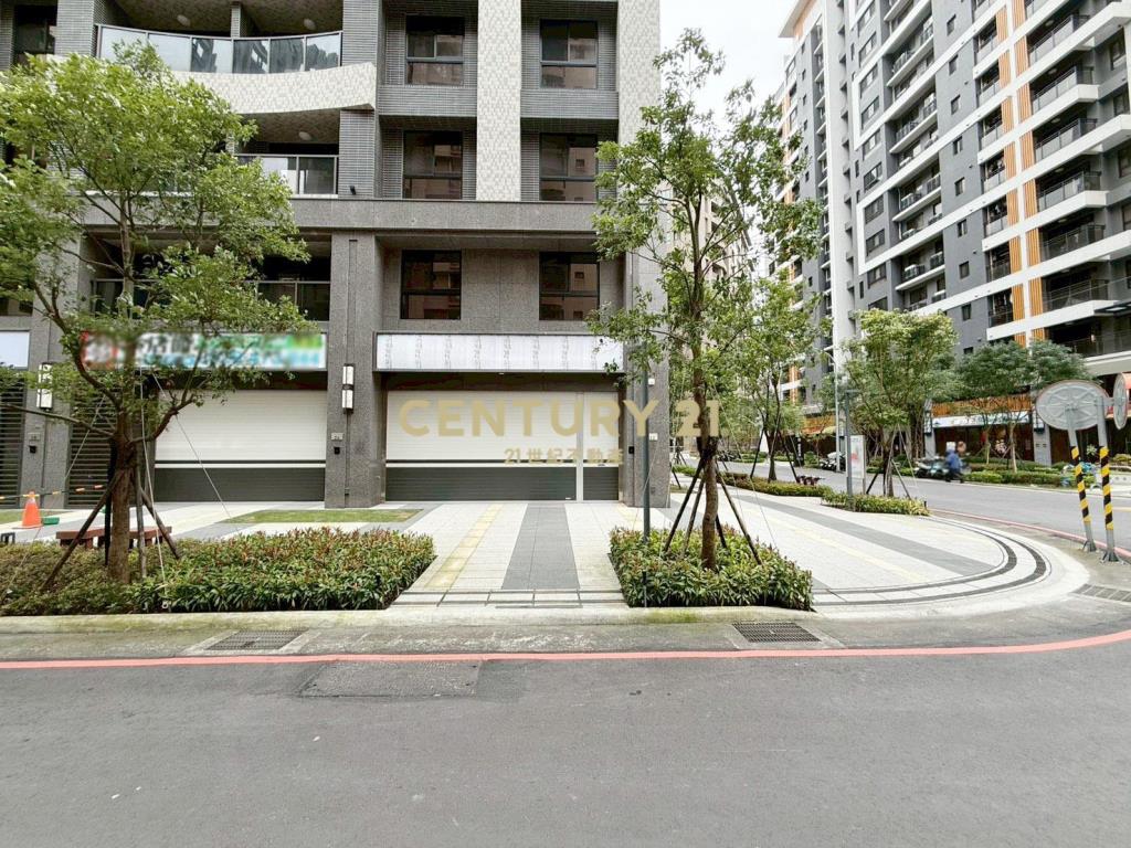 遇見三角窗店面