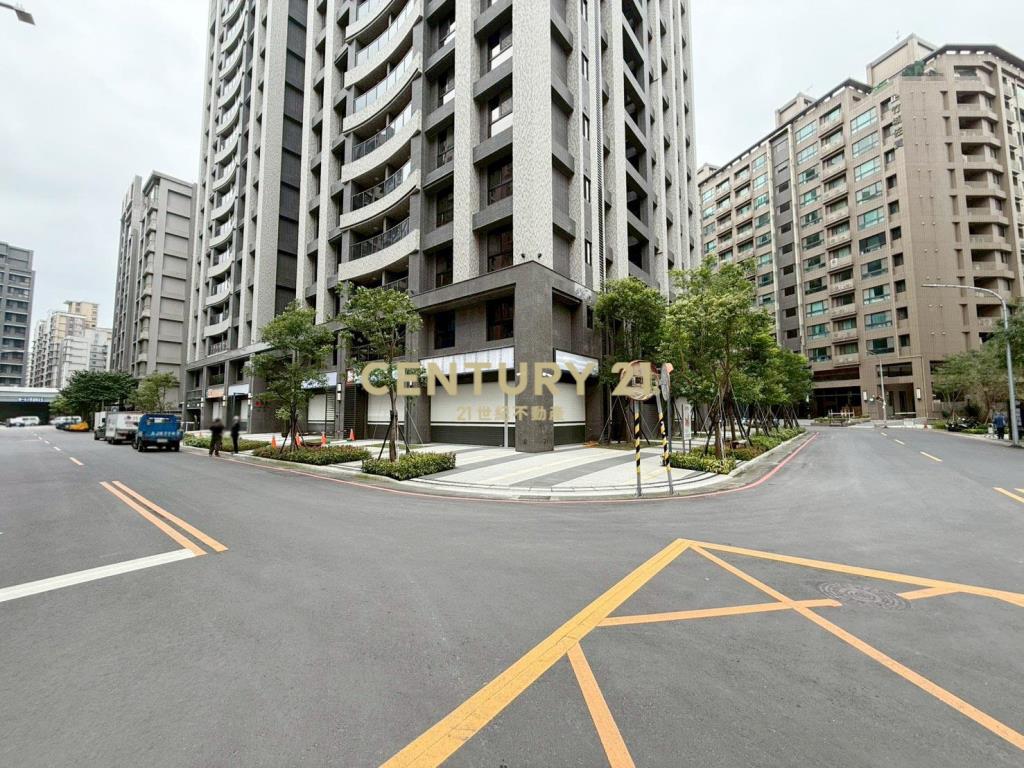 遇見三角窗店面