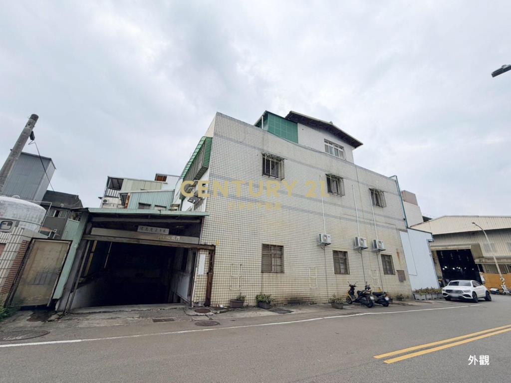 龜山頂湖邊間廠辦