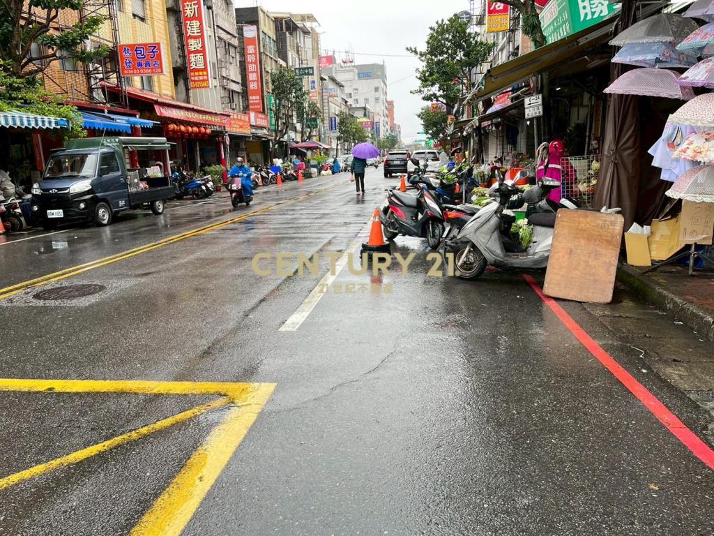 DG061新月廣場的南館店面