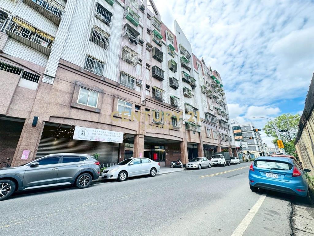 LA100市區一樓大空間車位華廈