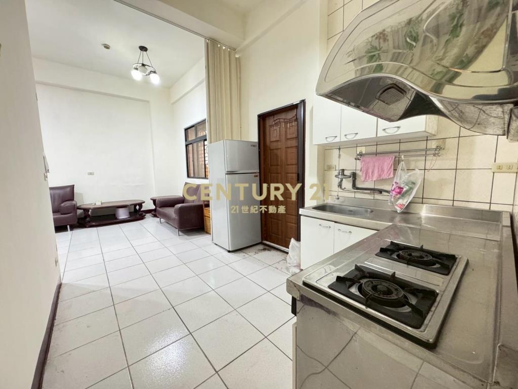 LA100市區一樓大空間車位華廈