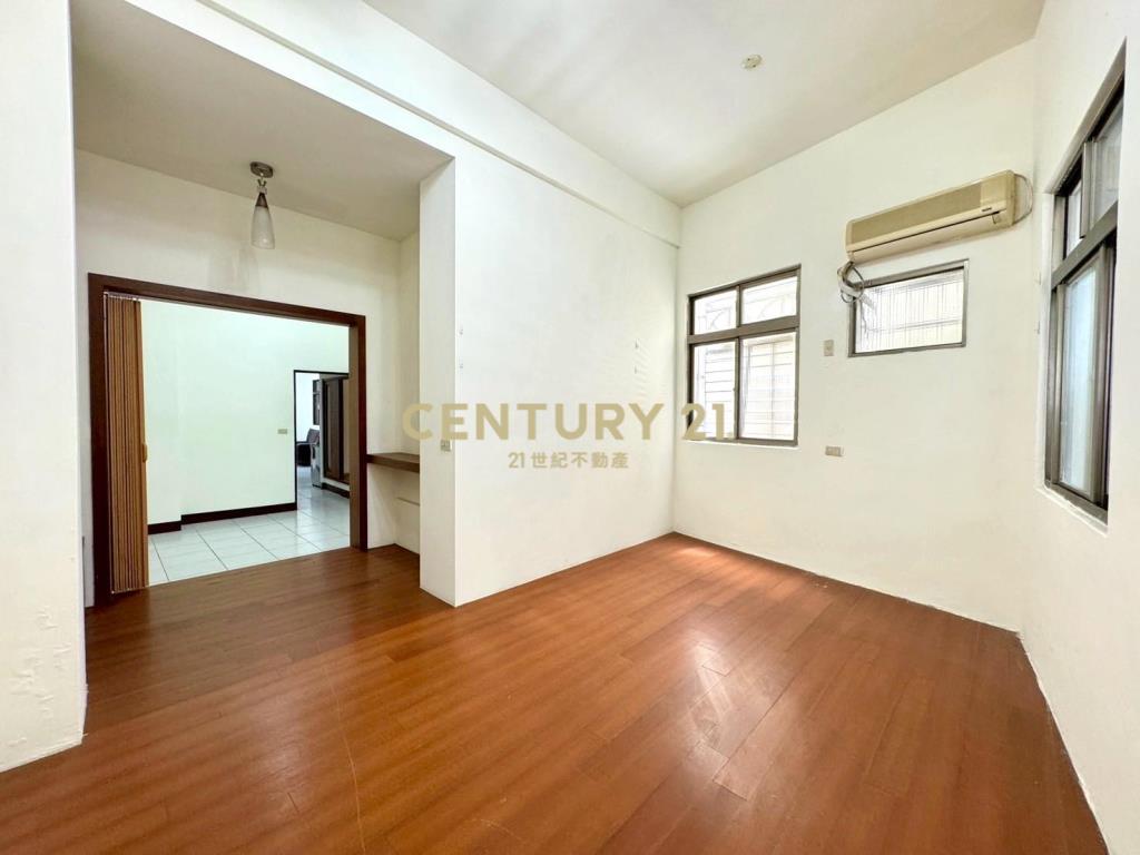 LA100市區一樓大空間車位華廈