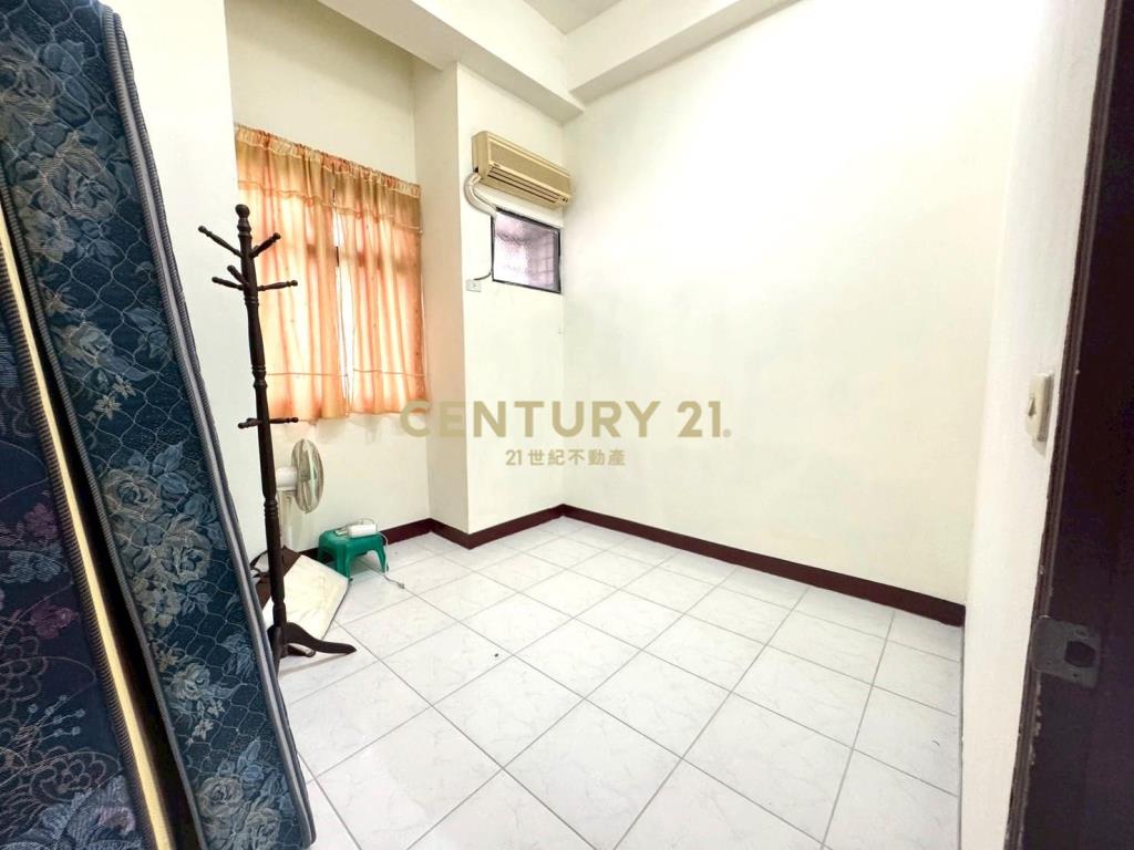 LA100市區一樓大空間車位華廈