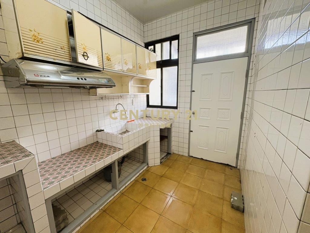 LA115神農商圈宜大旁低樓層公寓