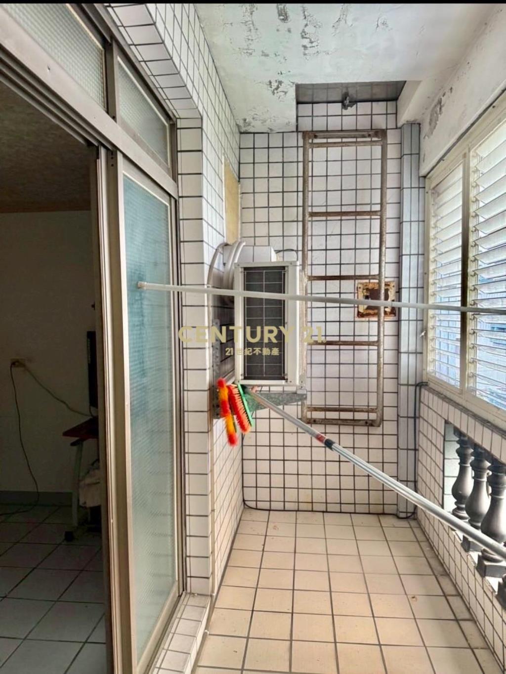 LB095國五交流道旁透天