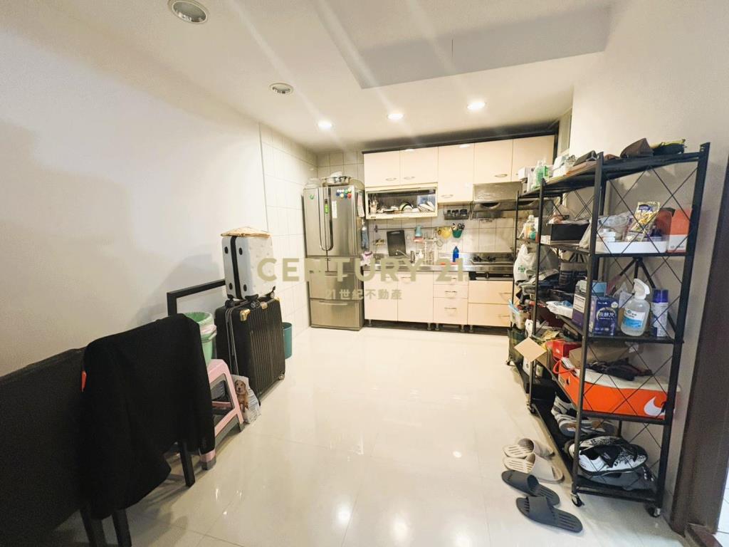 LA112新店雙捷運生活圈三面採光美寓