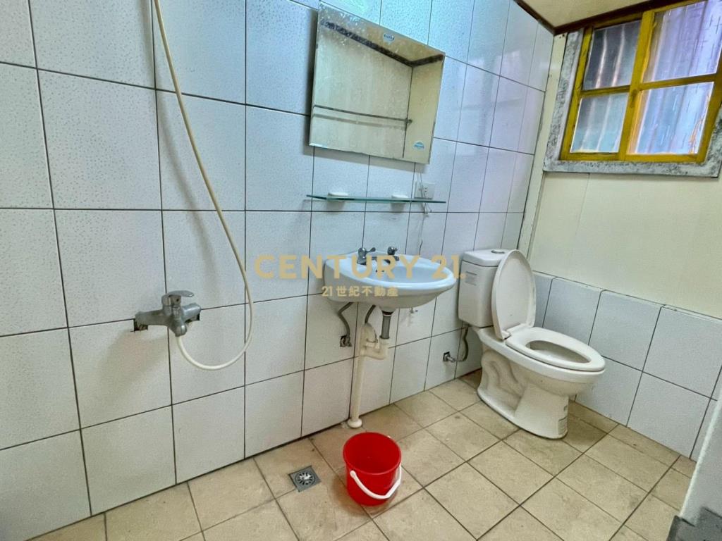 LC149南館市場黃金店面(買地送屋)