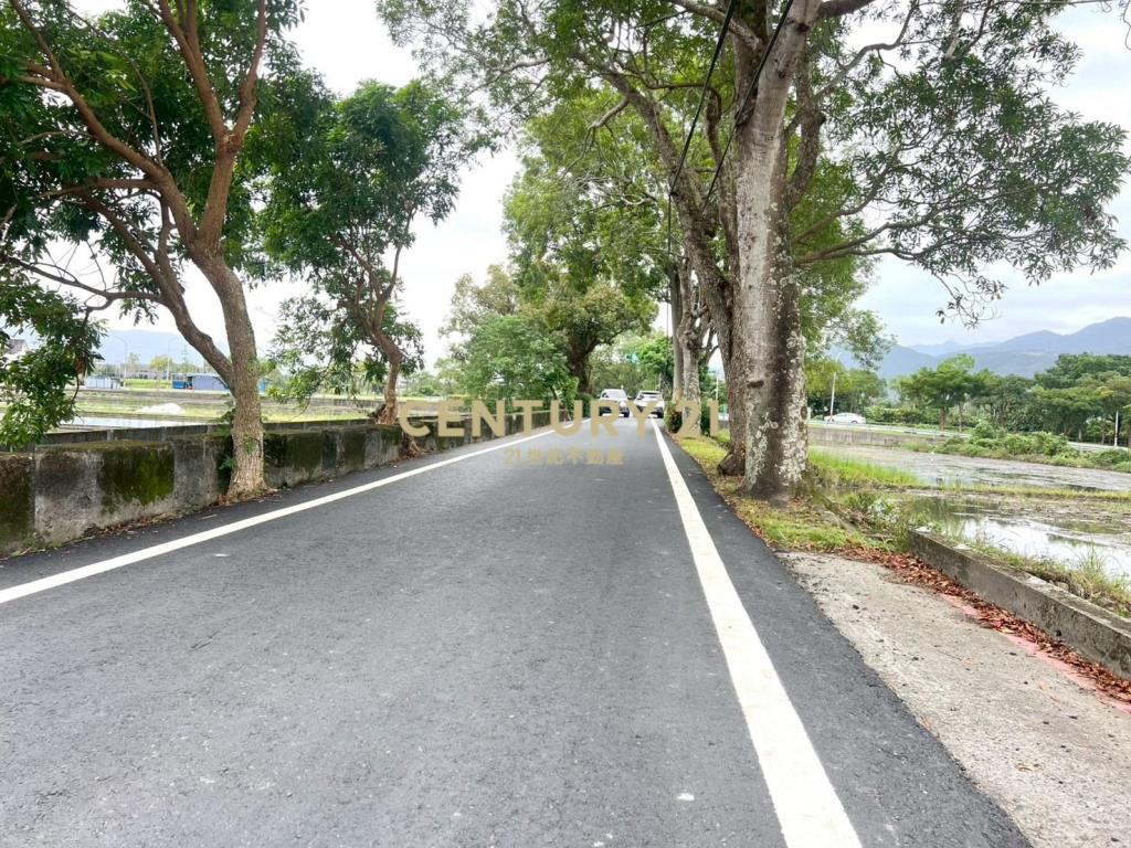 LC153員山持分雙面路八甲區農地