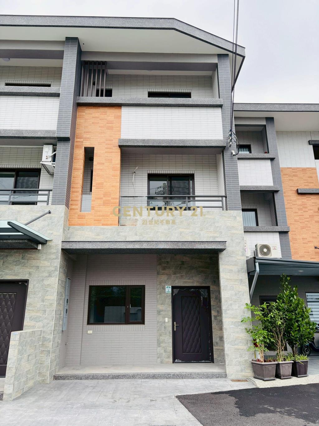 LB126員山深洲大道全新4套房透天