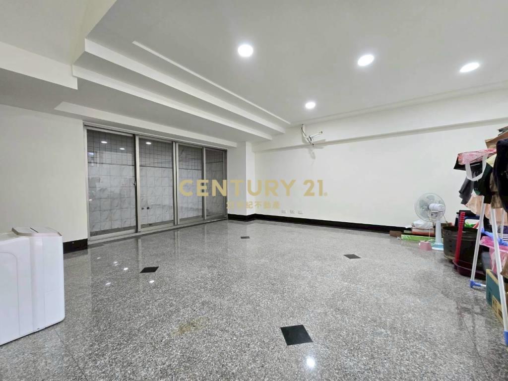 LG030宜商旁雙車位店住