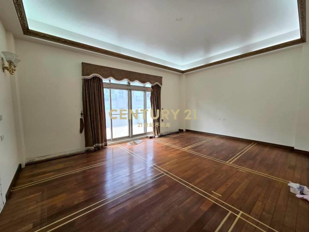 LG030宜商旁雙車位店住